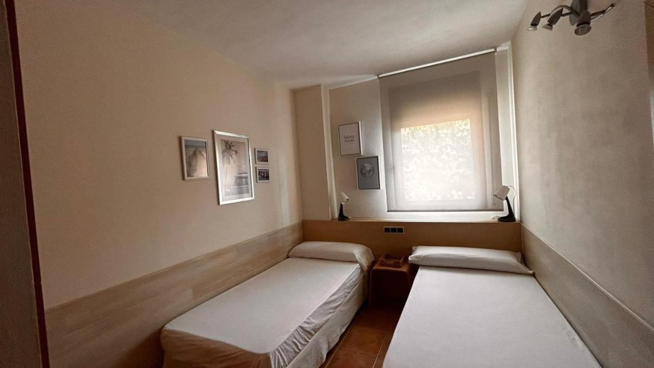 Apartamentos Los Tulipanes Salou Ngoại thất bức ảnh